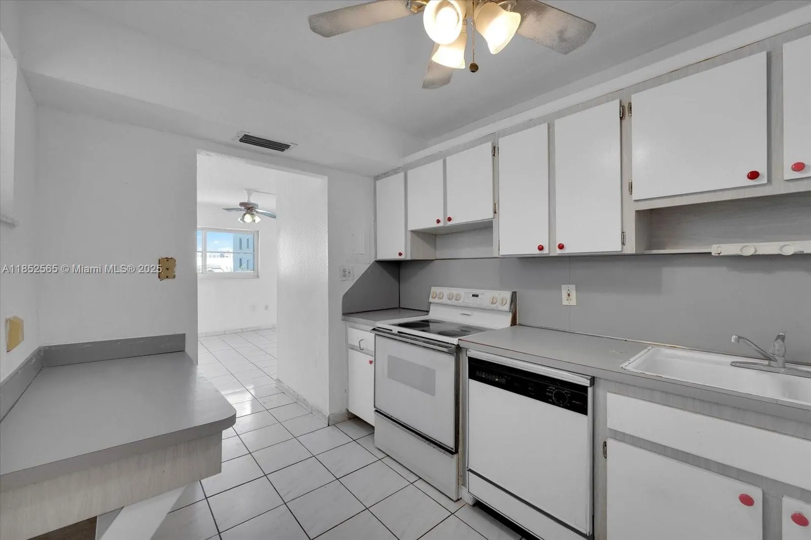 1750 James Ave, #7L