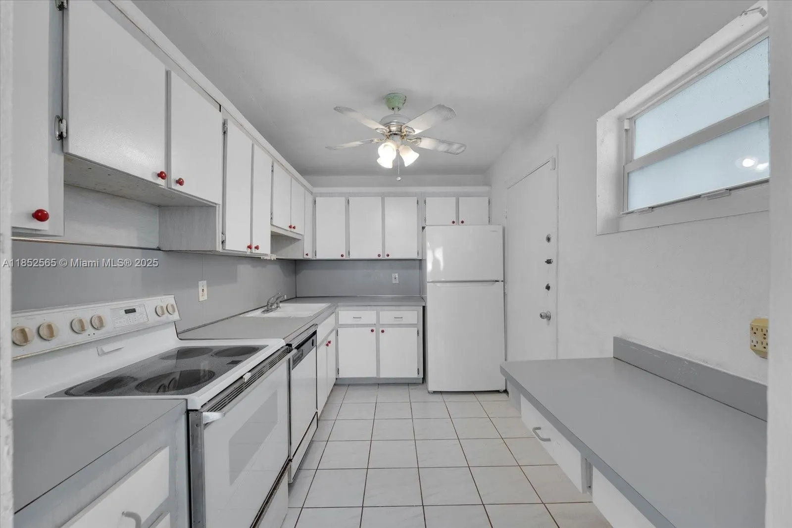 1750 James Ave, #7L