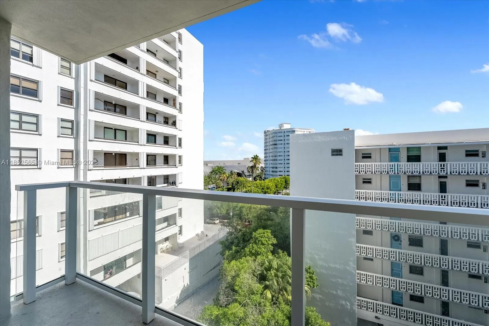 1750 James Ave, #7L