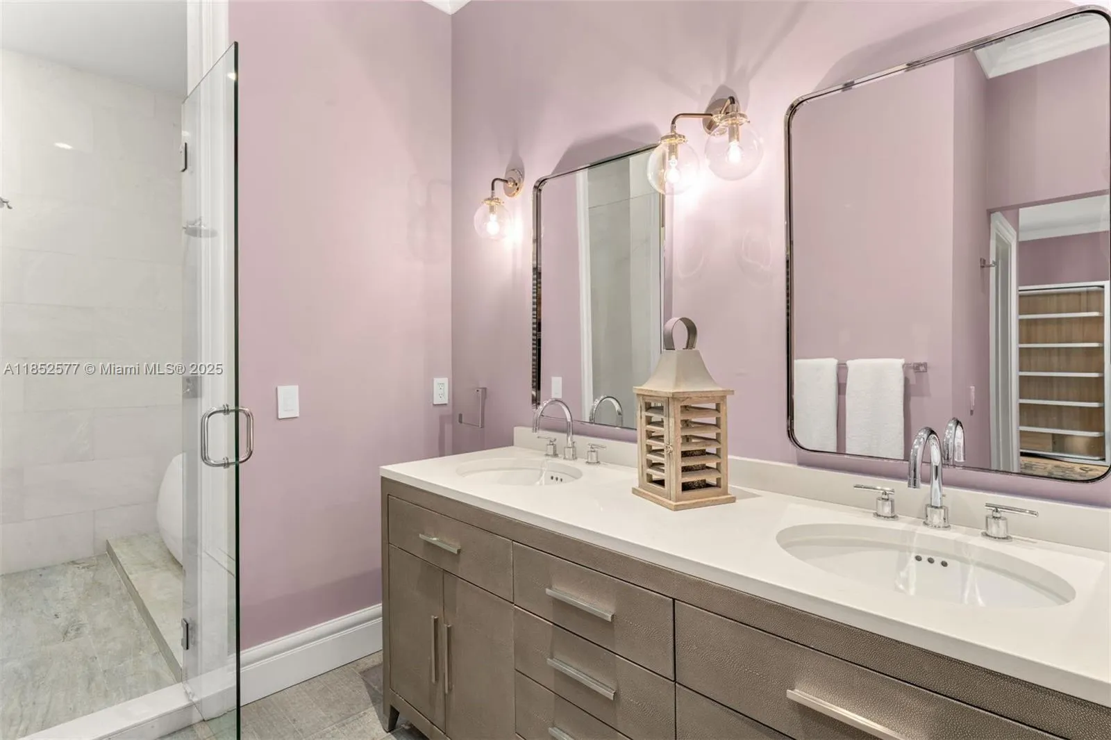 431 W Rivo Alto Dr