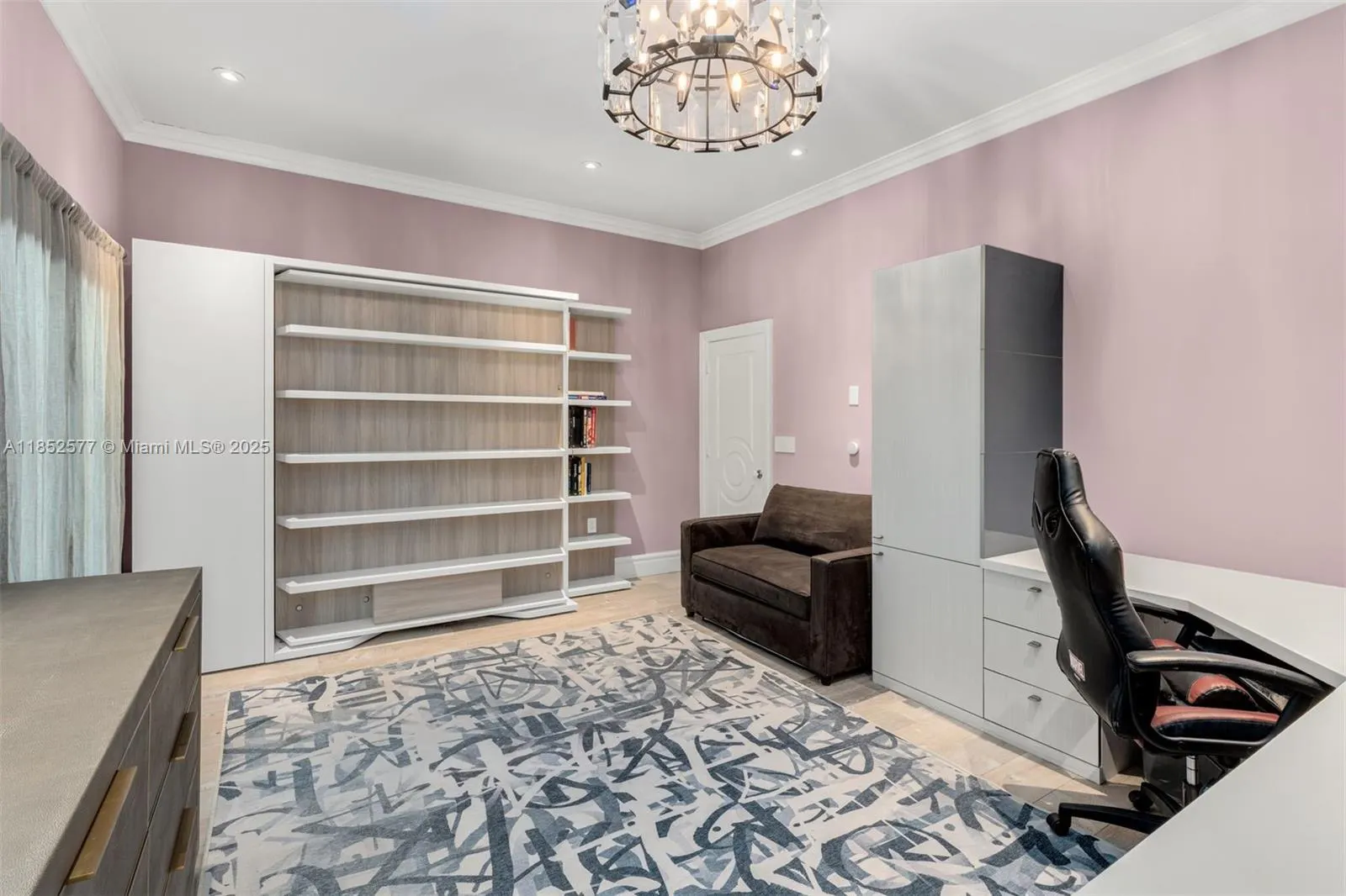 431 W Rivo Alto Dr