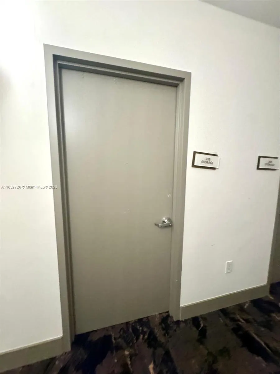 3001 NE 185th St, #225