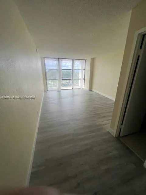 1000 Parkview Dr, #523