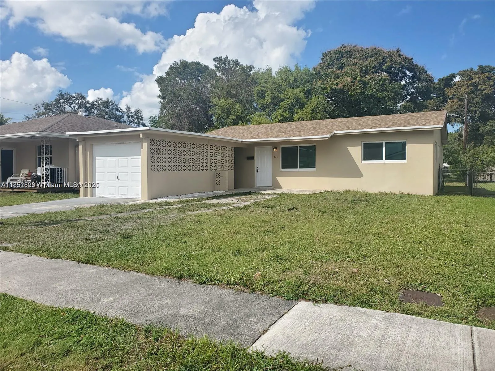 238 SW 6th St
