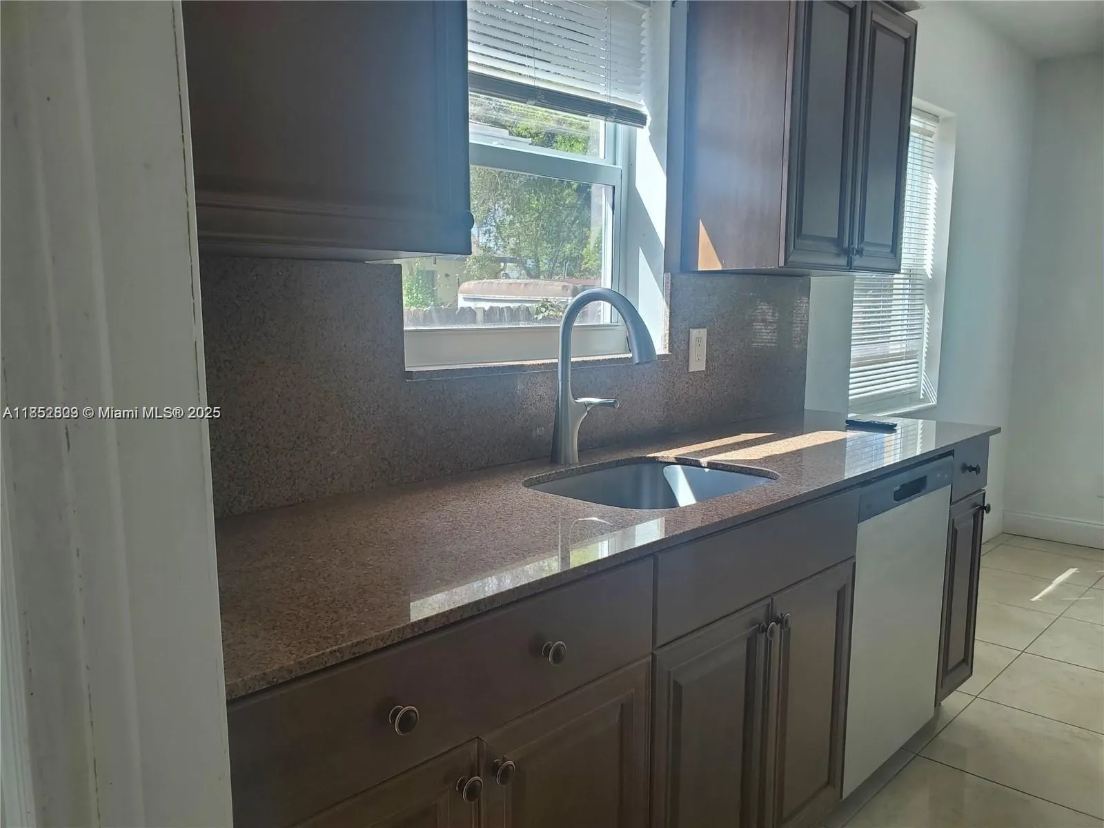 238 SW 6th St