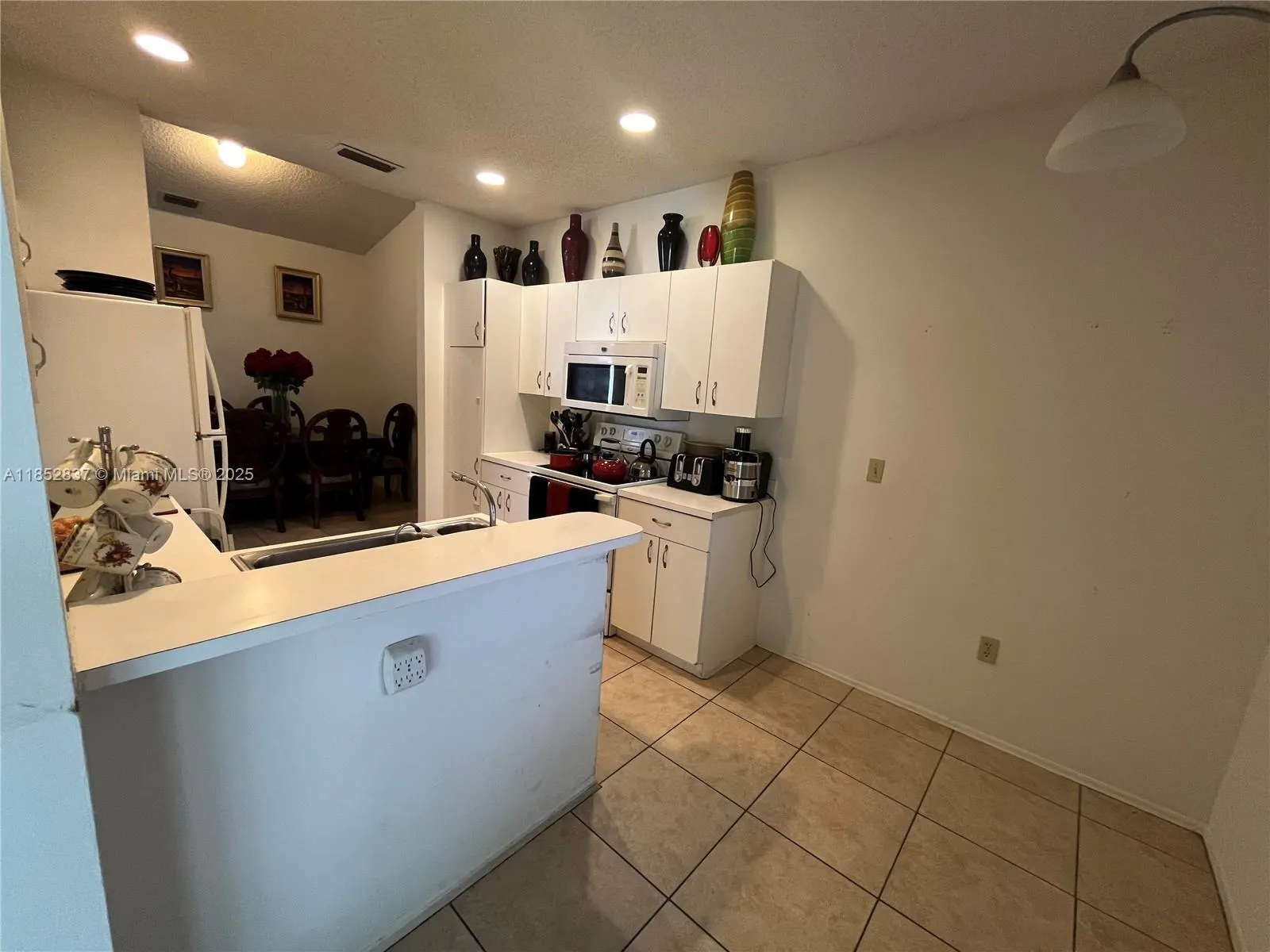 16312 Malibu Dr