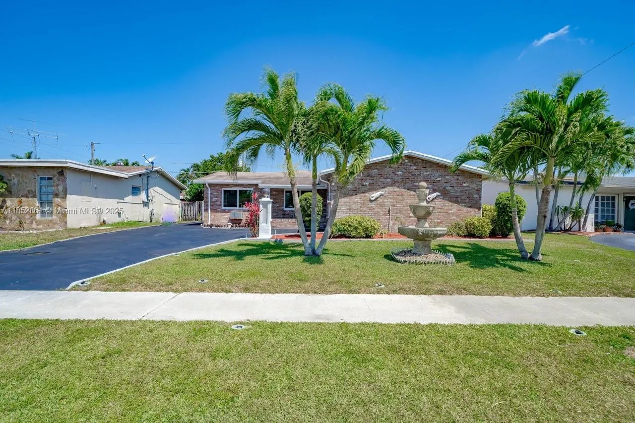 11461 NW 35th St