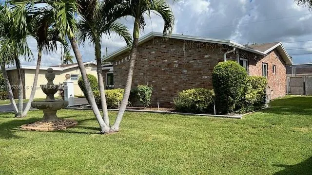 11461 NW 35th St