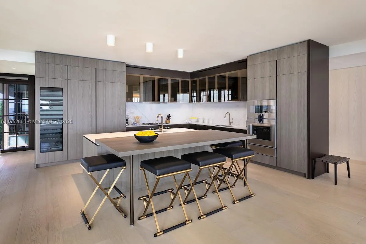 8955 Collins Ave, #402