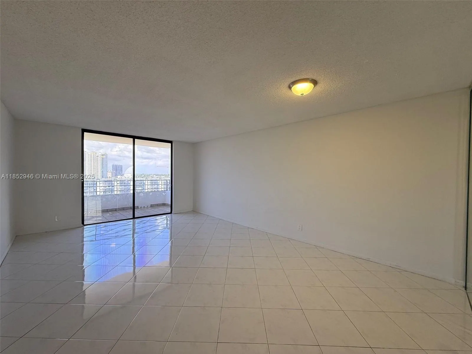 500 Three Islands Blvd, #715