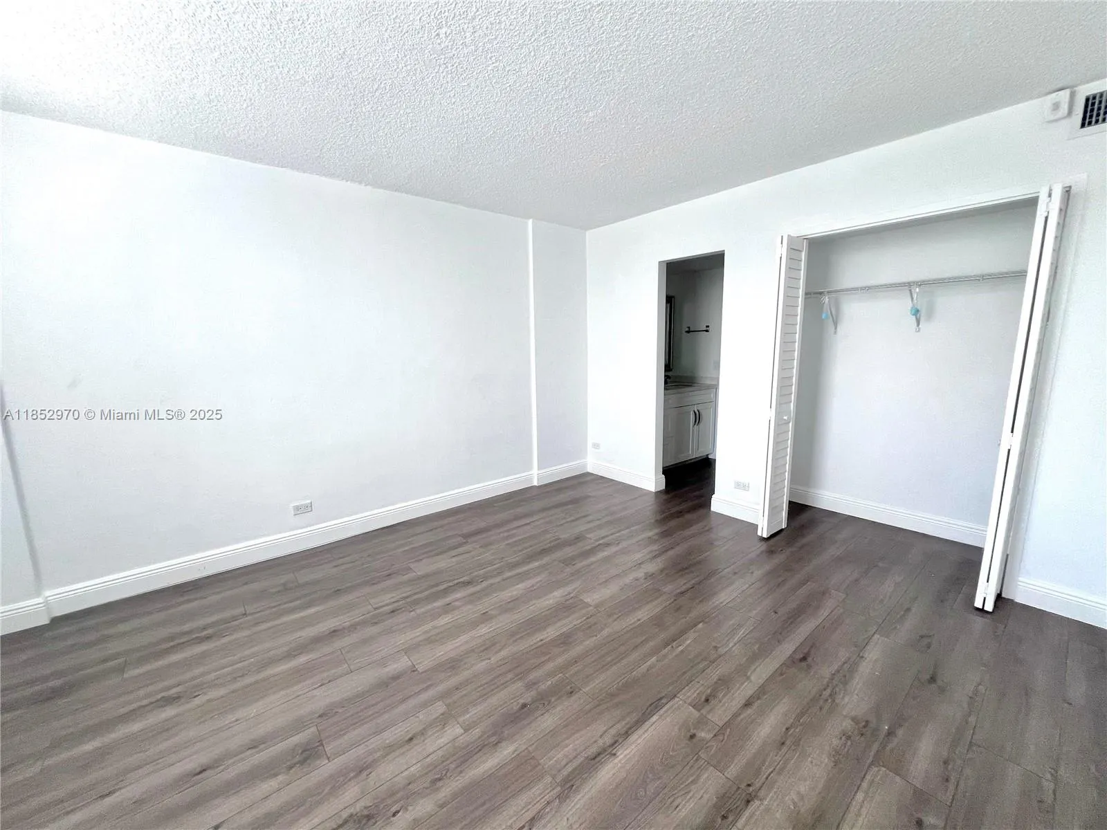 3660 NE 166th St, #409