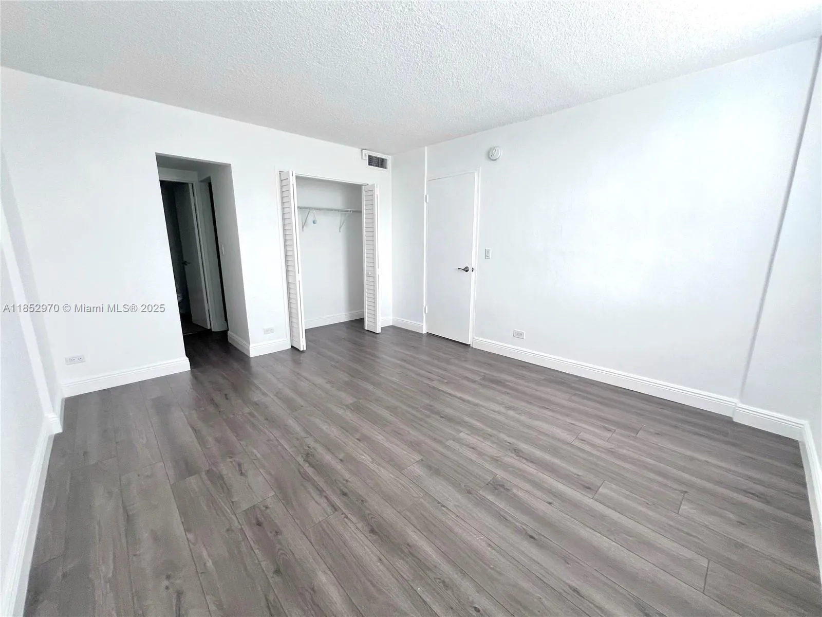 3660 NE 166th St, #409