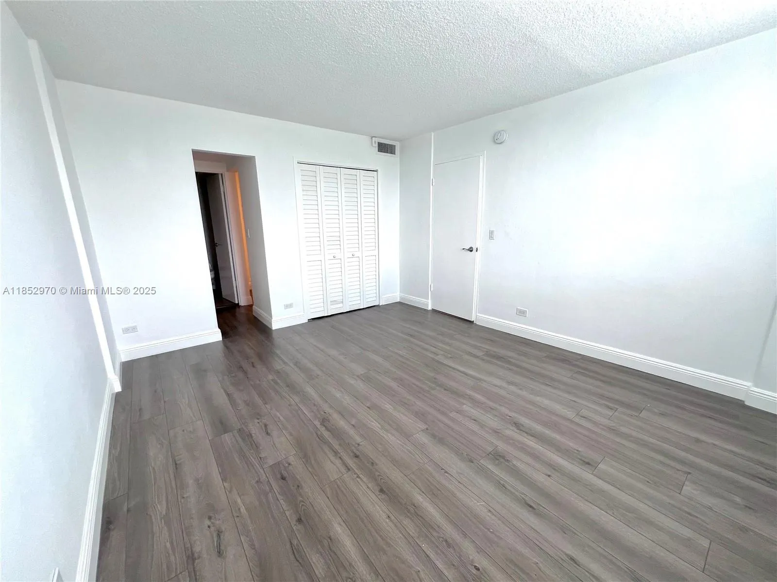 3660 NE 166th St, #409