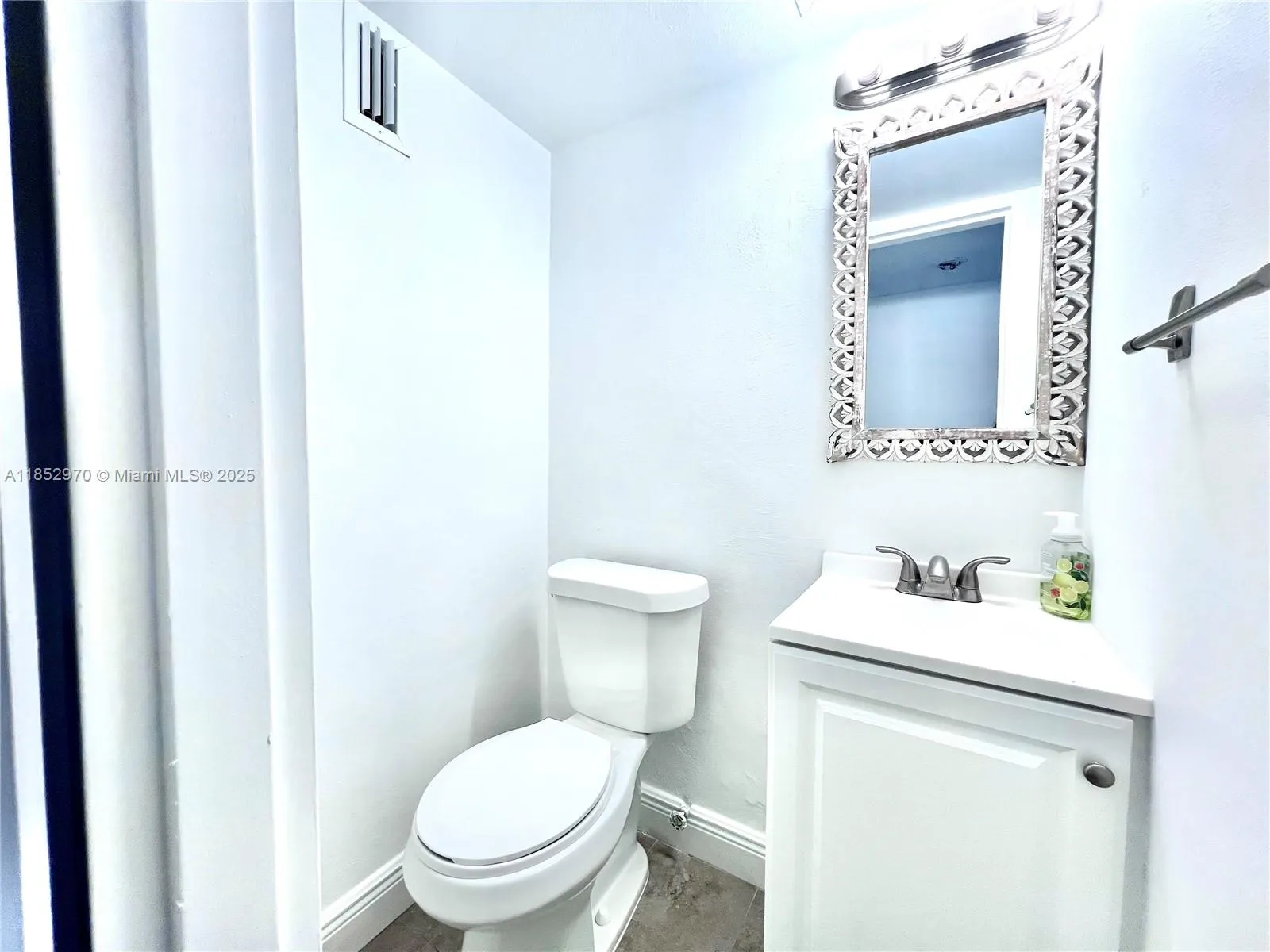 3660 NE 166th St, #409