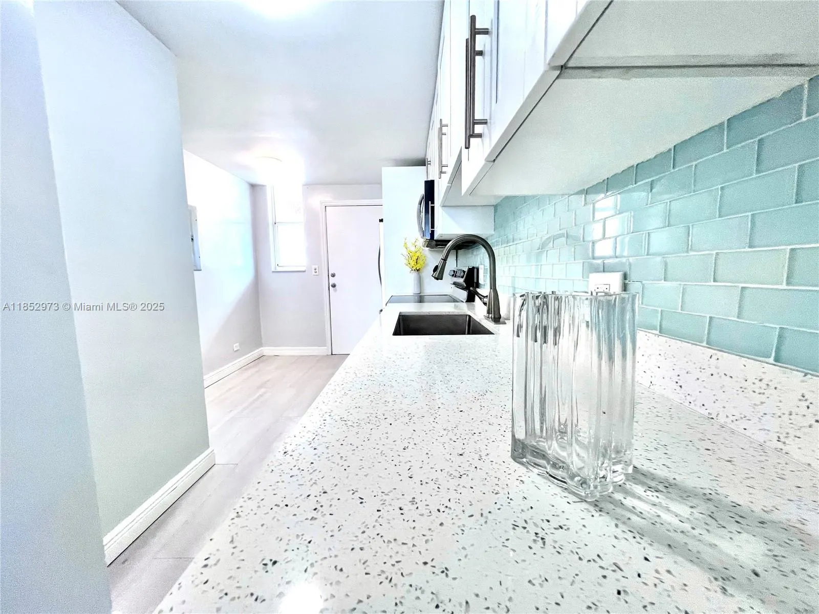 3660 NE 166th St, #505