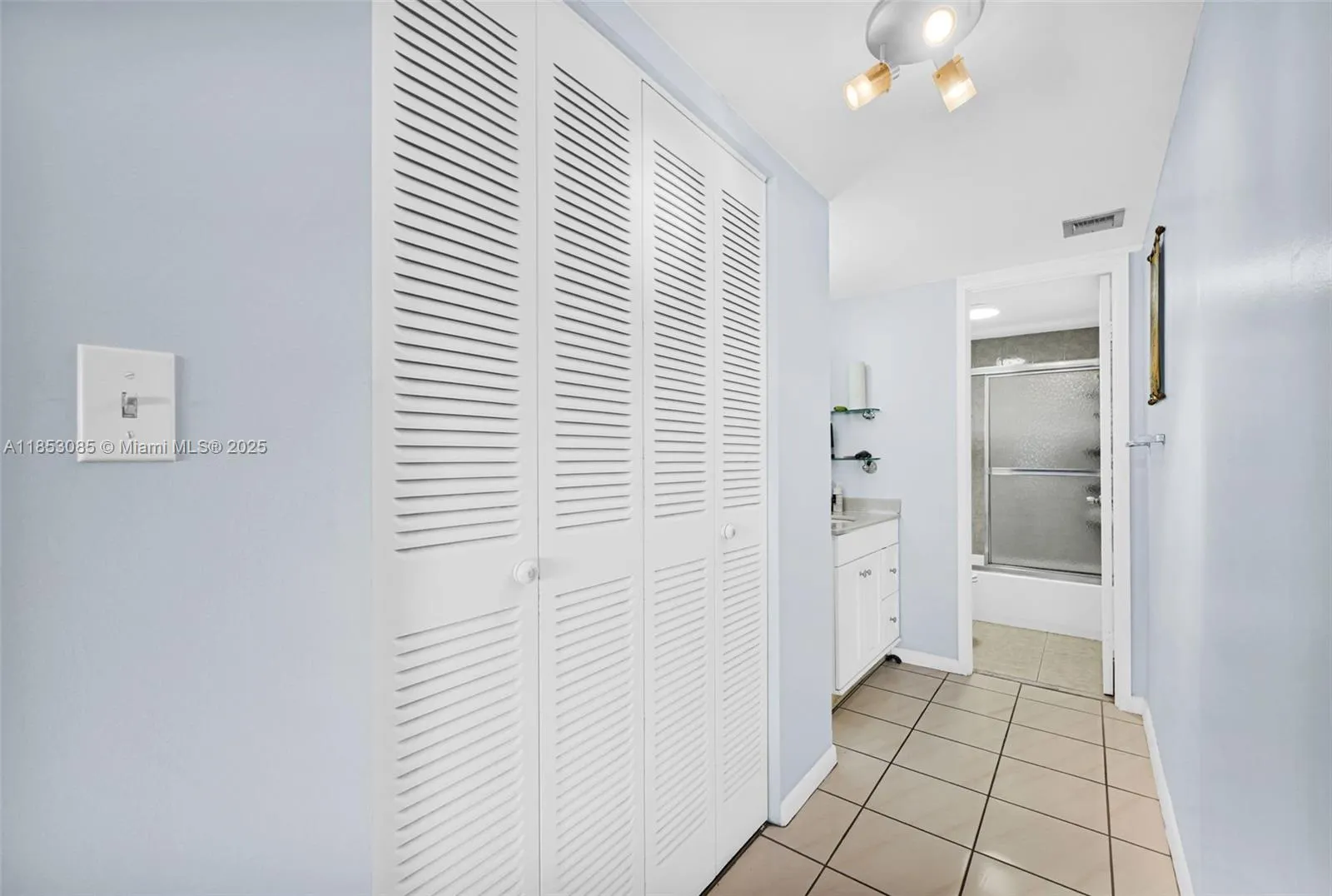 2841 NE 163rd St, #710