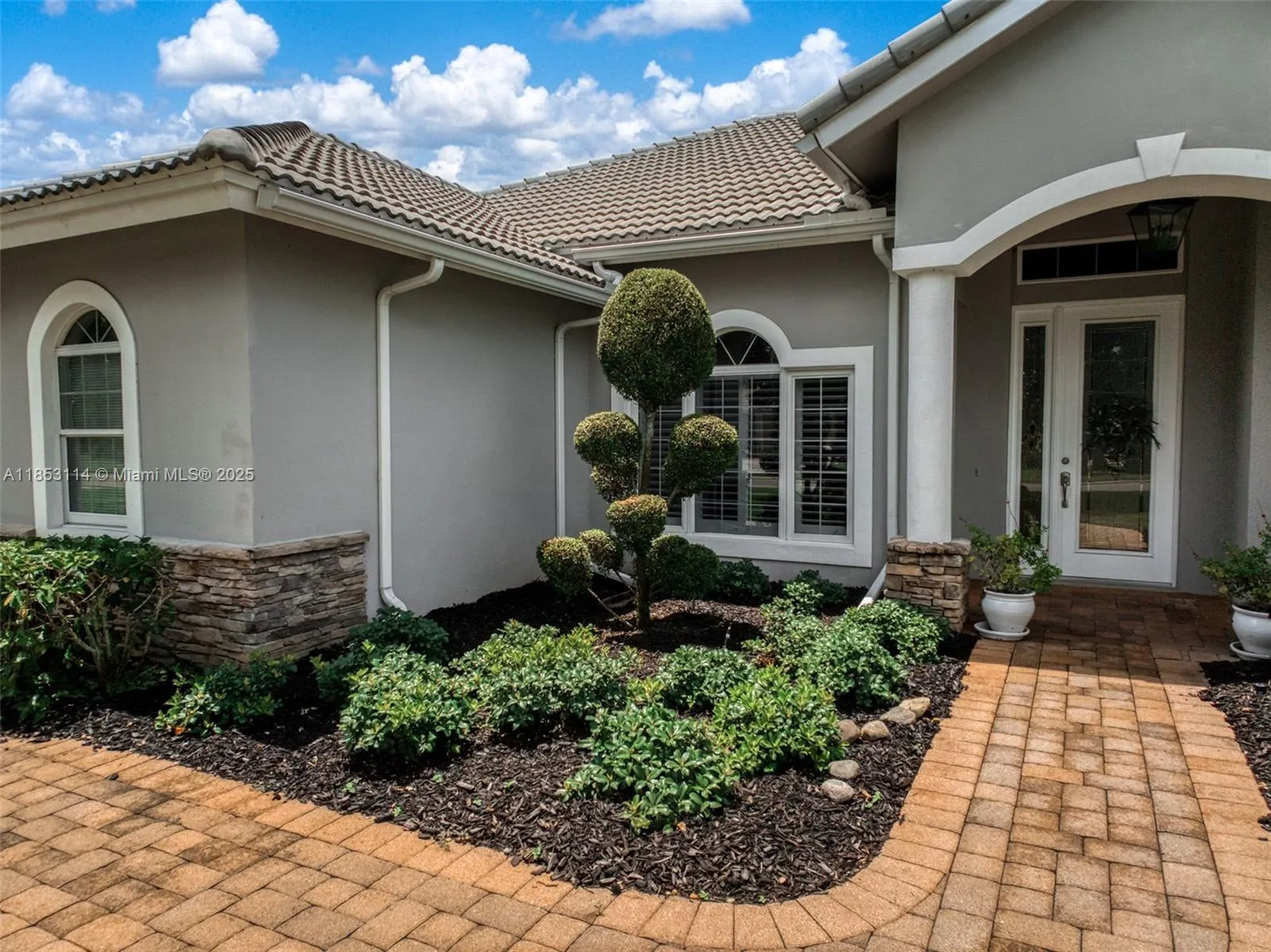 5009 Magnolia Place