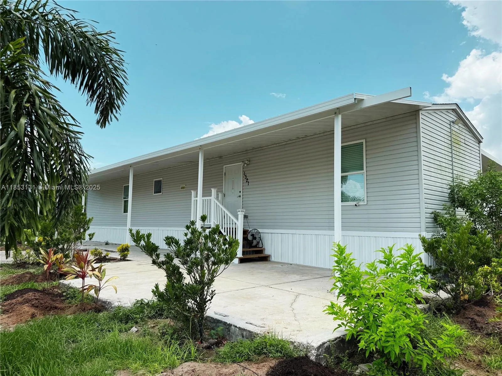 1321 BLUFF HAMMOCK RD