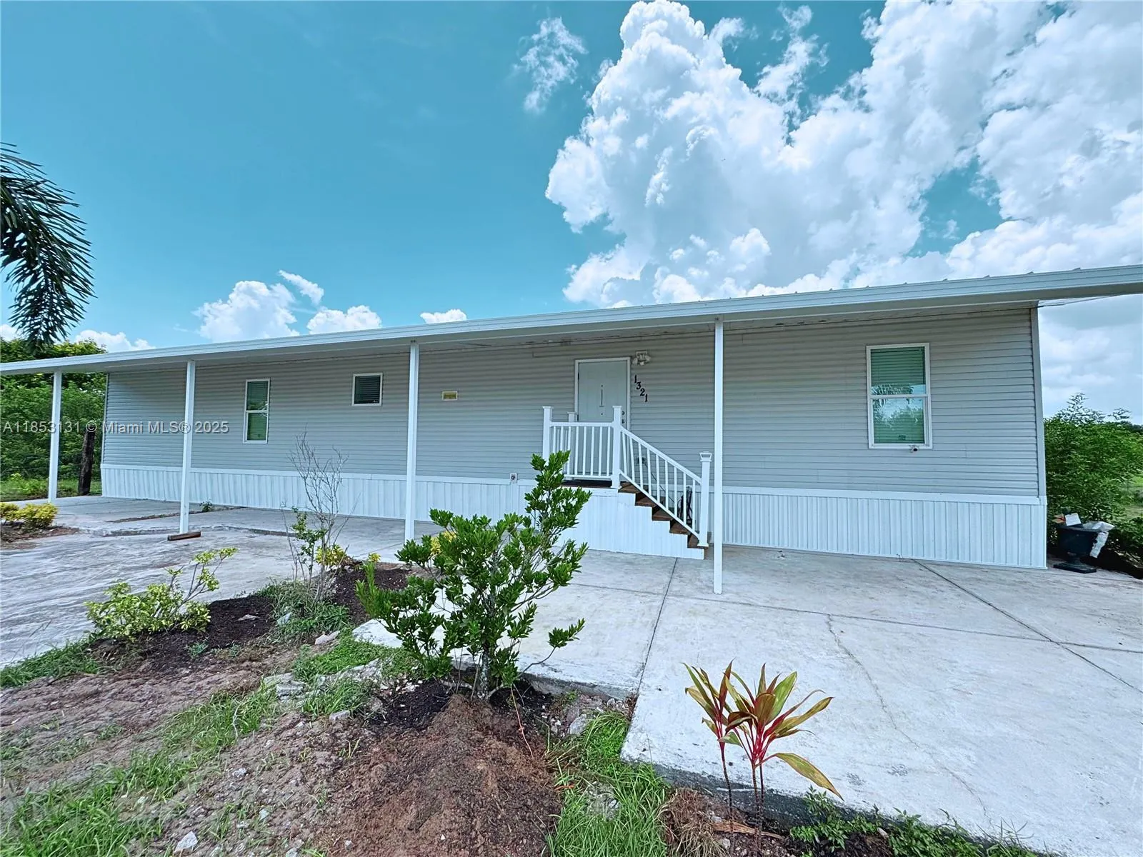 1321 BLUFF HAMMOCK RD