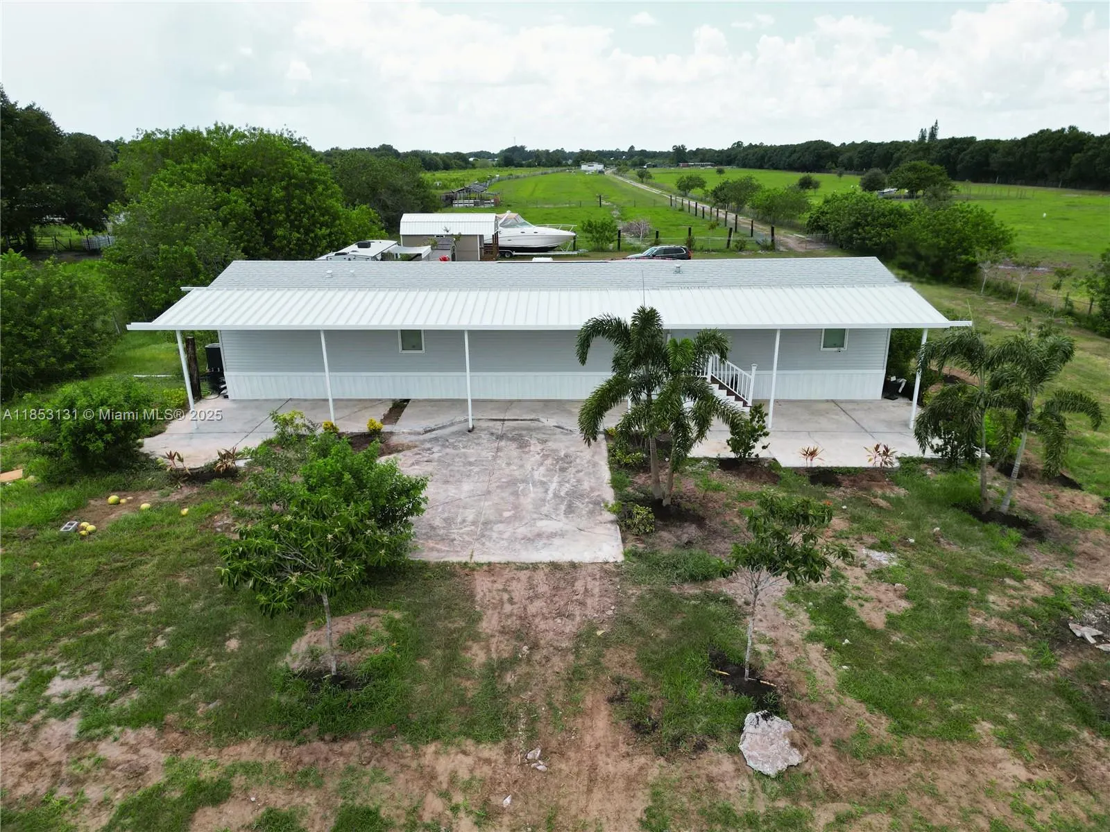 1321 BLUFF HAMMOCK RD