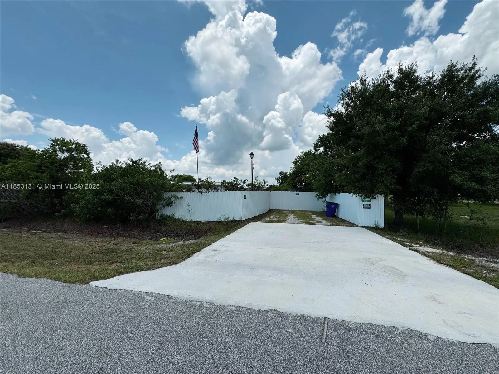 1321 BLUFF HAMMOCK RD