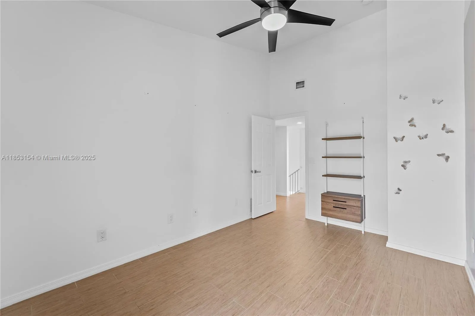 3936 NE 168th St, #7
