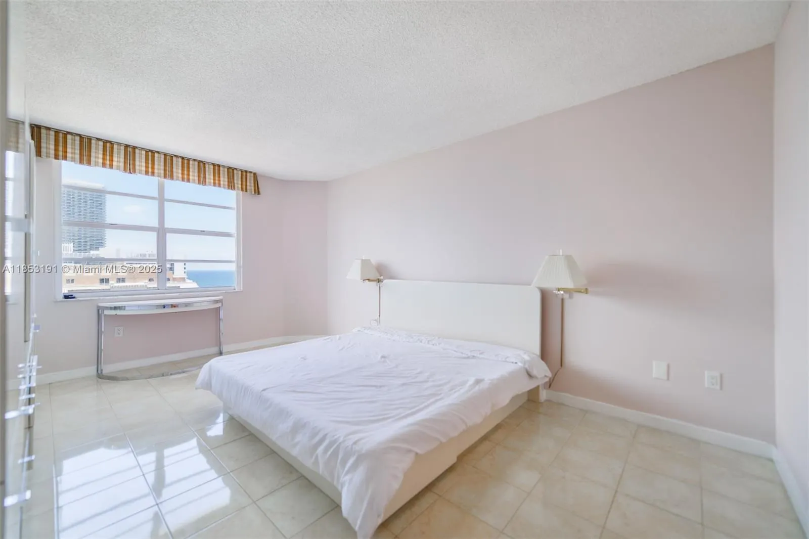 1950 S Ocean Dr, #21F