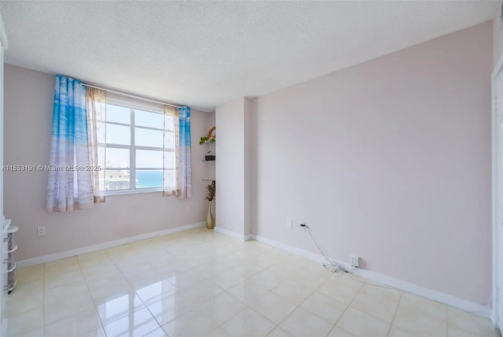 1950 S Ocean Dr, #21F