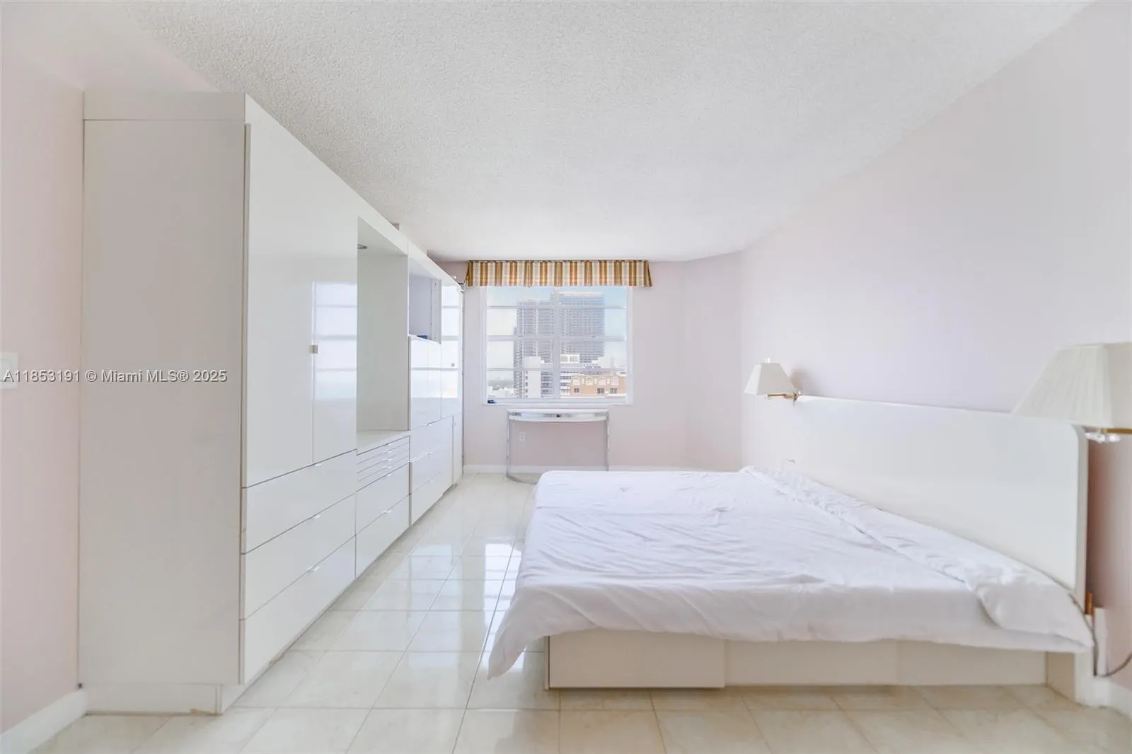 1950 S Ocean Dr, #21F