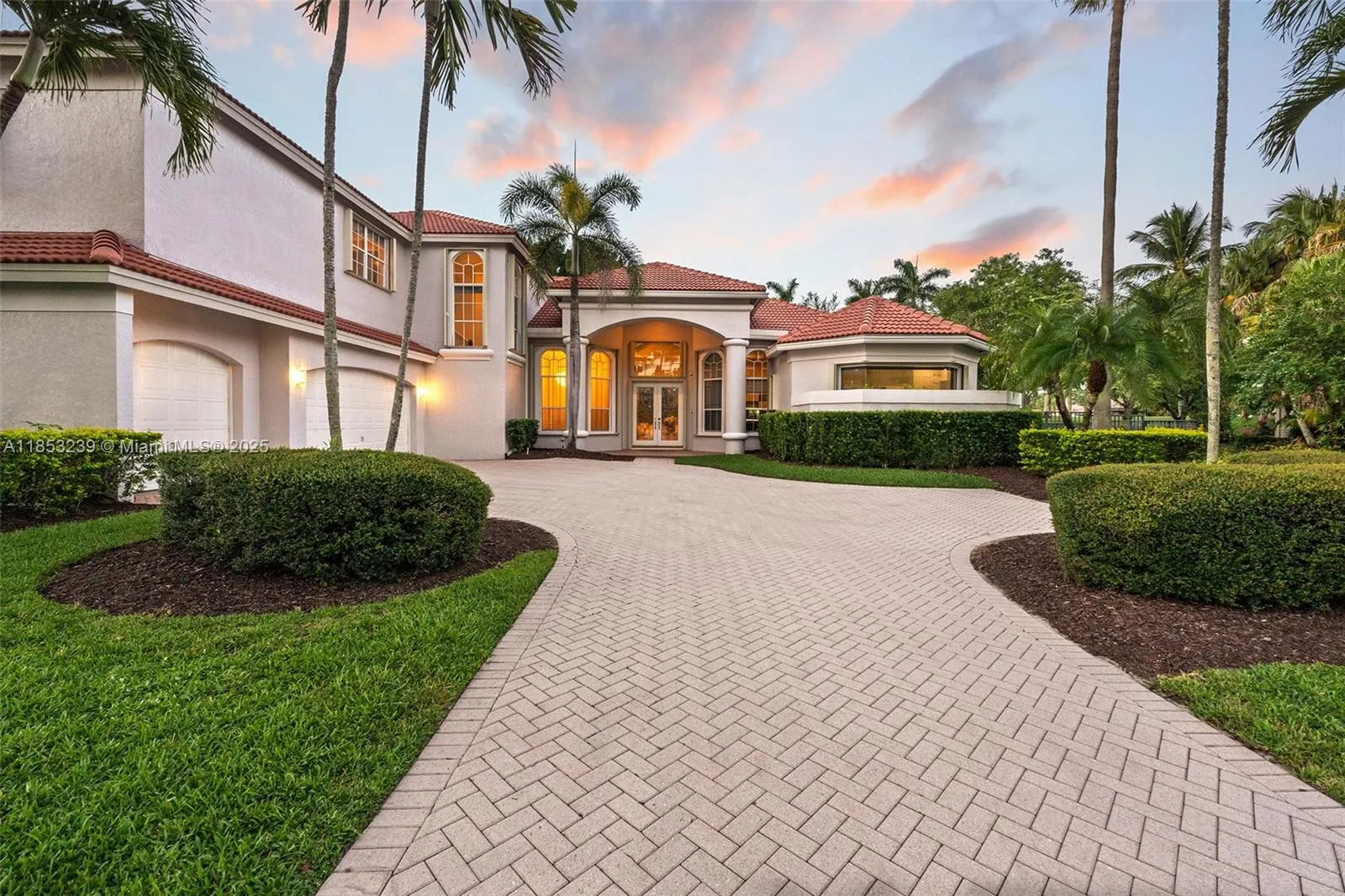 2438 Poinciana Ct