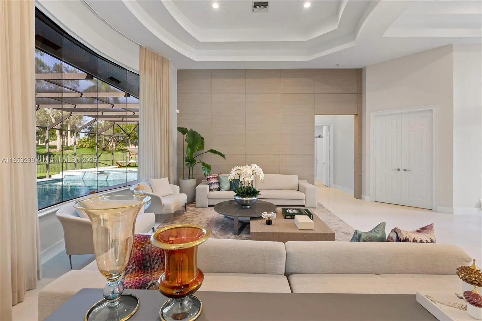 2438 Poinciana Ct