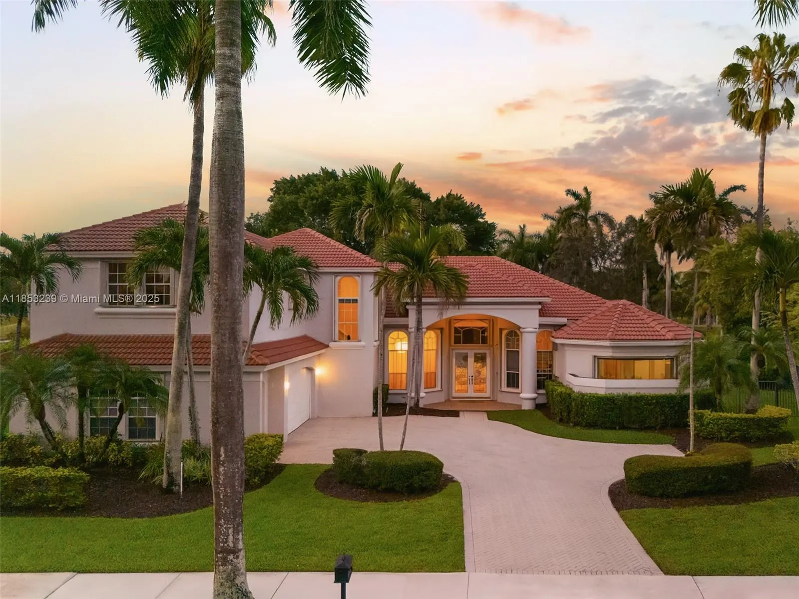 2438 Poinciana Ct