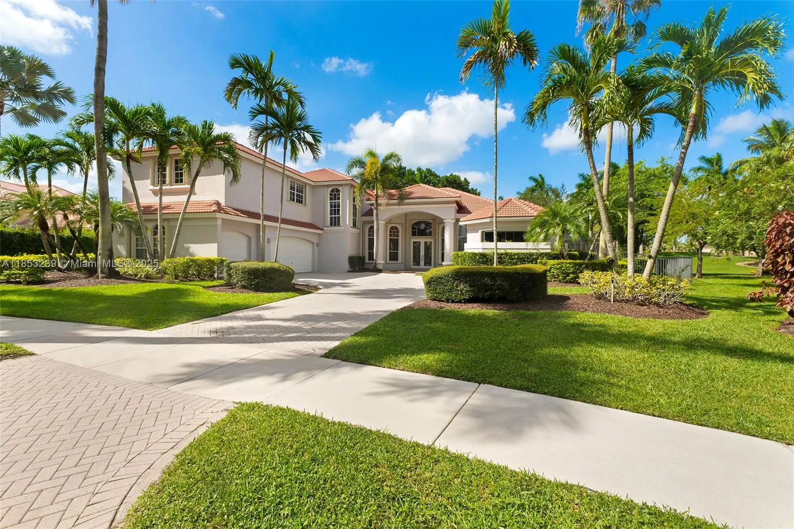 2438 Poinciana Ct