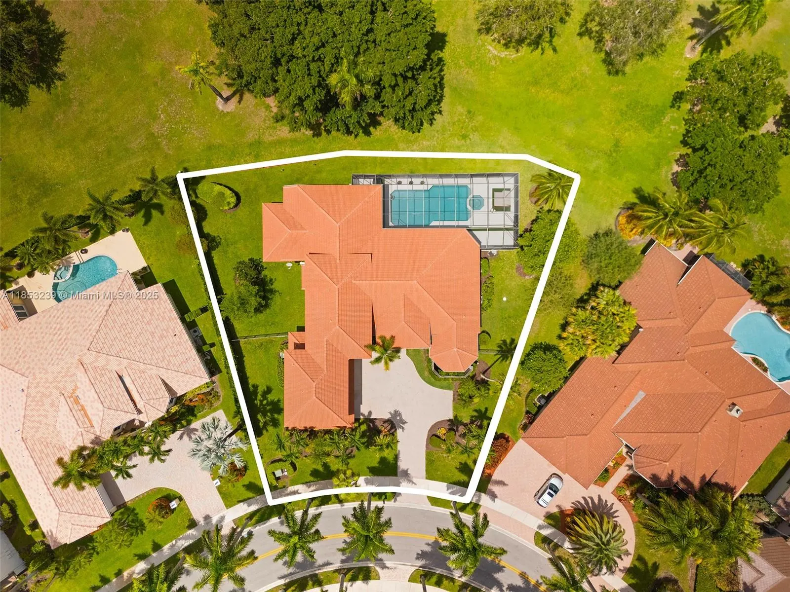 2438 Poinciana Ct