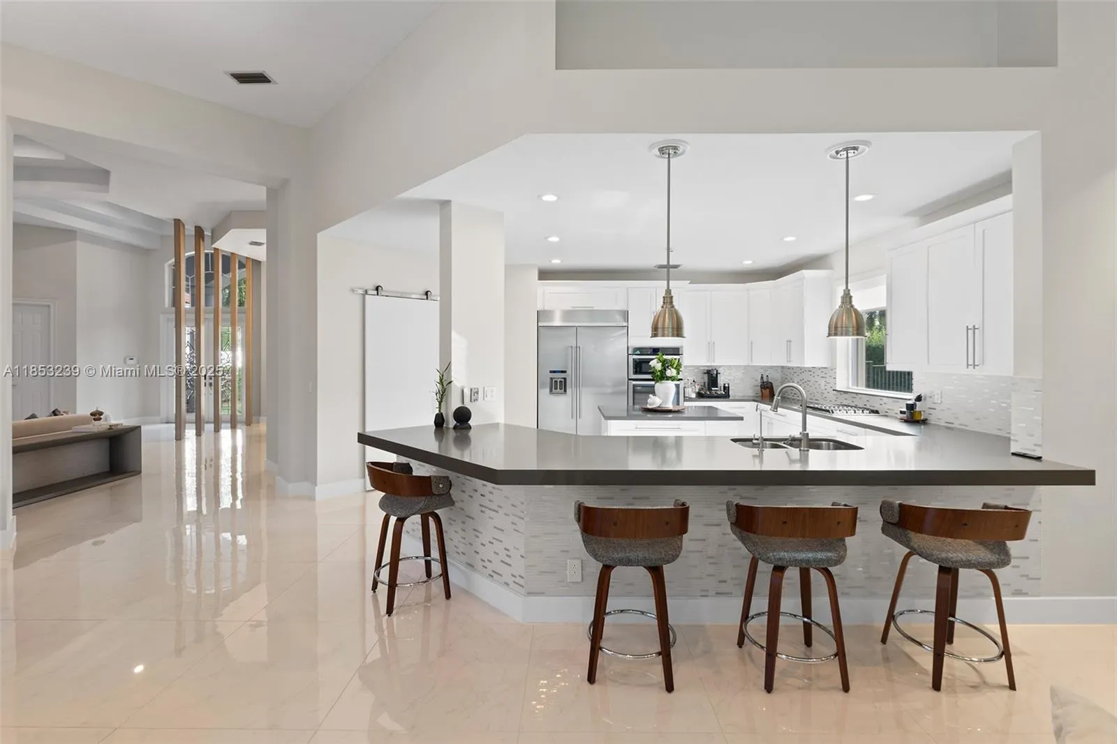 2438 Poinciana Ct
