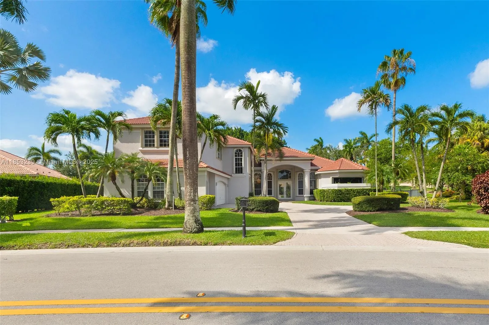 2438 Poinciana Ct