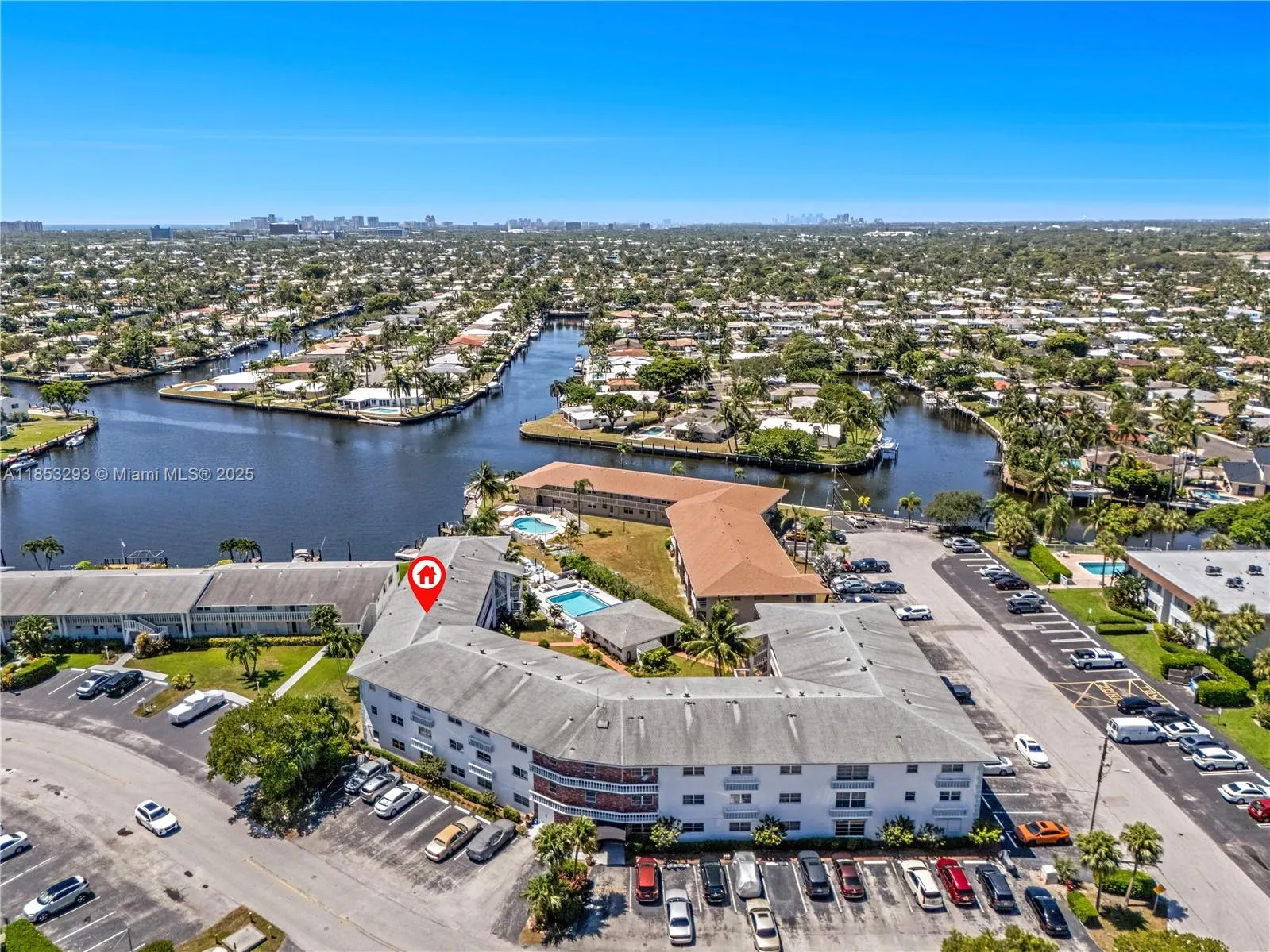 600 Pine Dr, #111