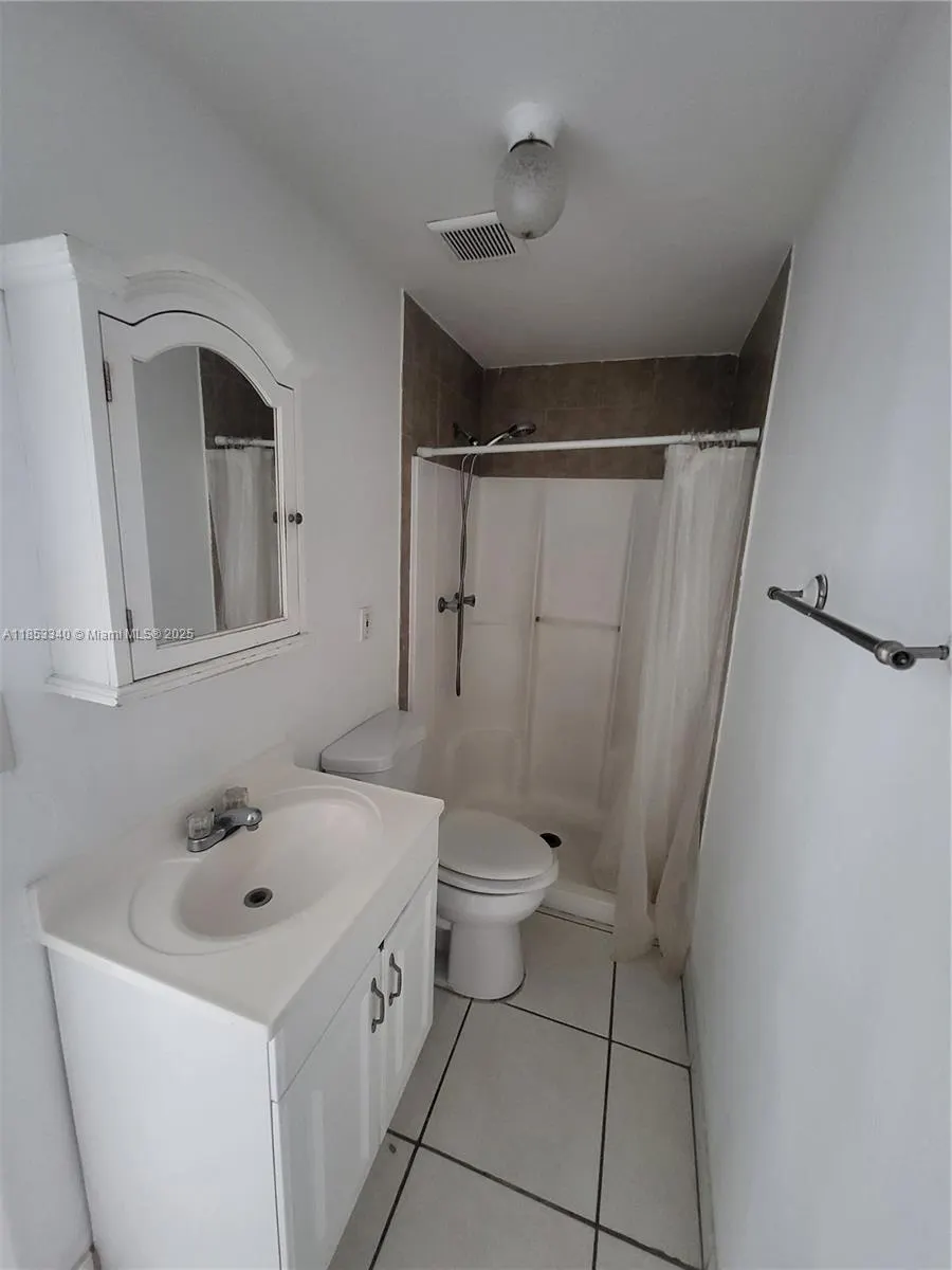 605 Euclid Ave, #106