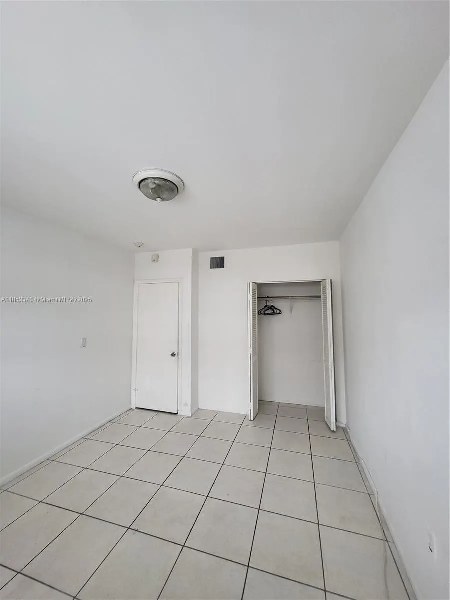 605 Euclid Ave, #106