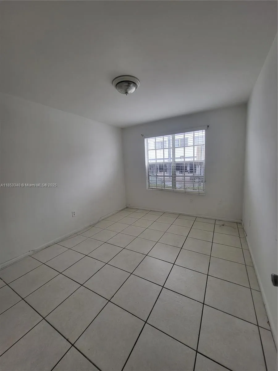 605 Euclid Ave, #106