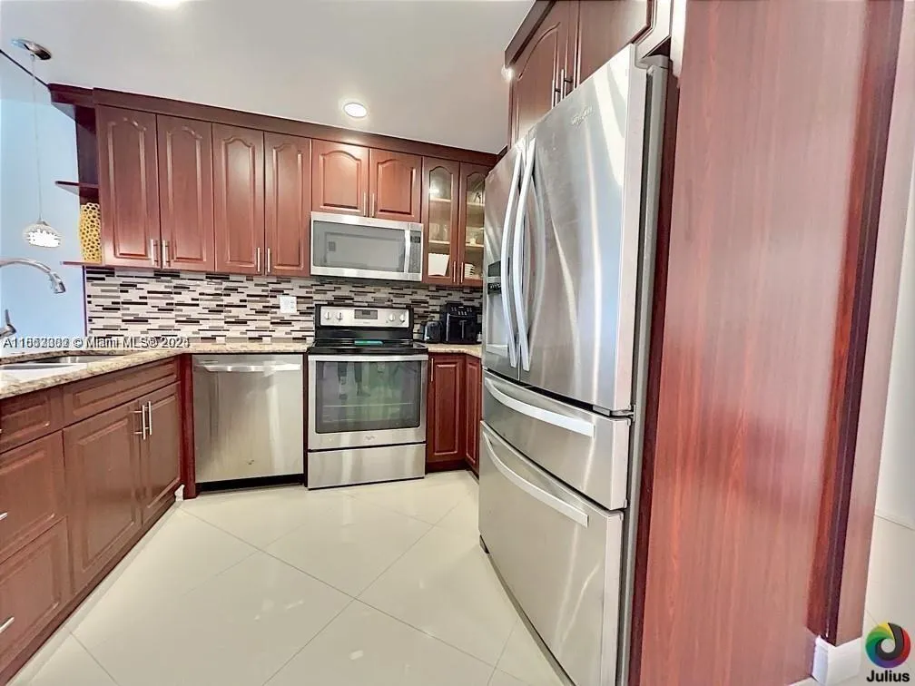 7100 NW 17th St, #210