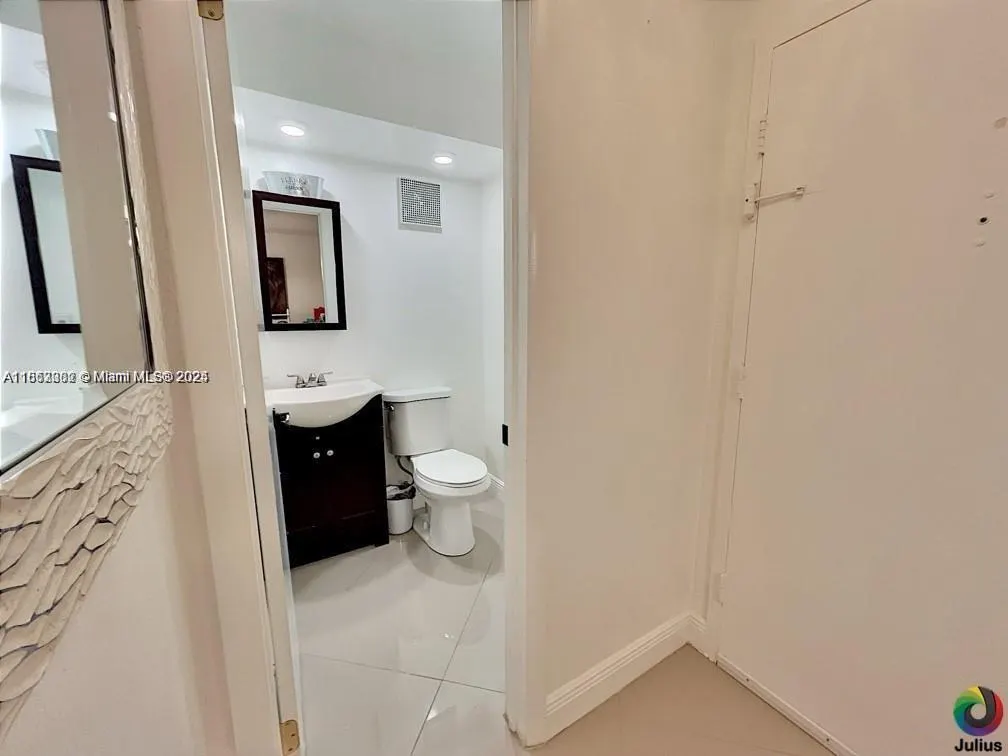7100 NW 17th St, #210