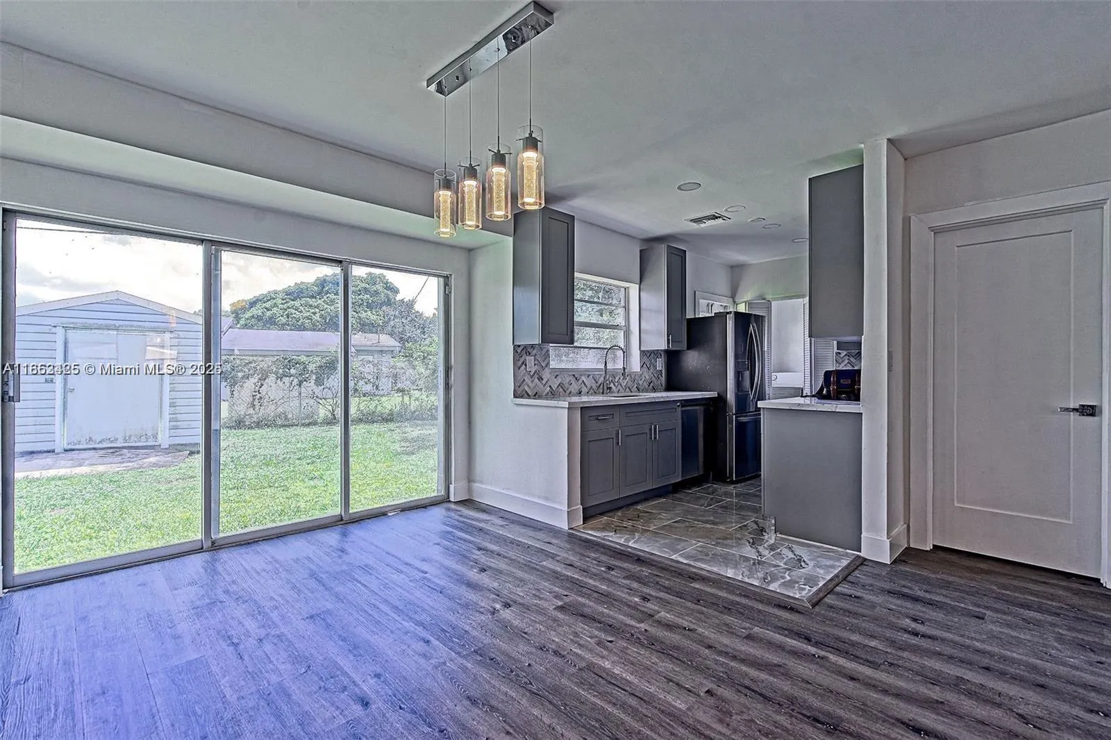 372 W Dayton Cir