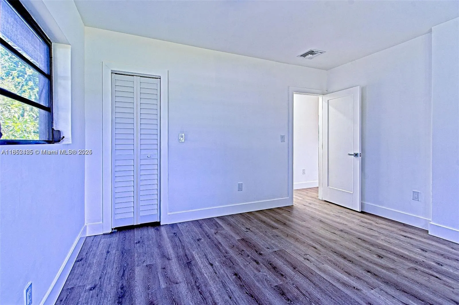 372 W Dayton Cir