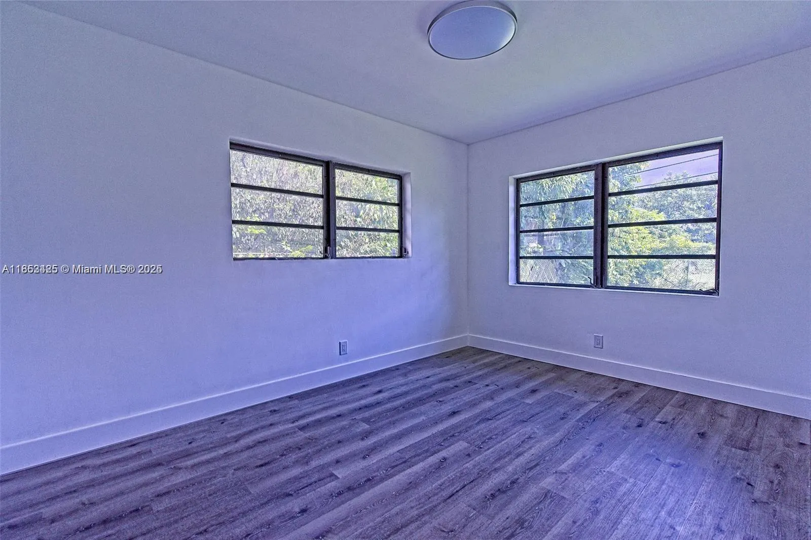 372 W Dayton Cir