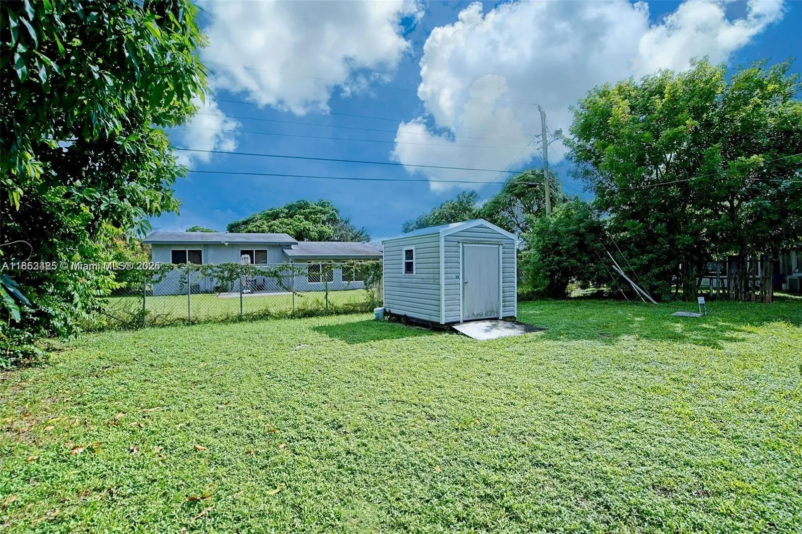 372 W Dayton Cir