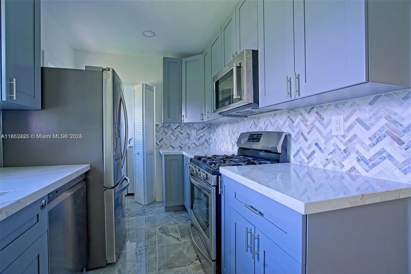 372 W Dayton Cir