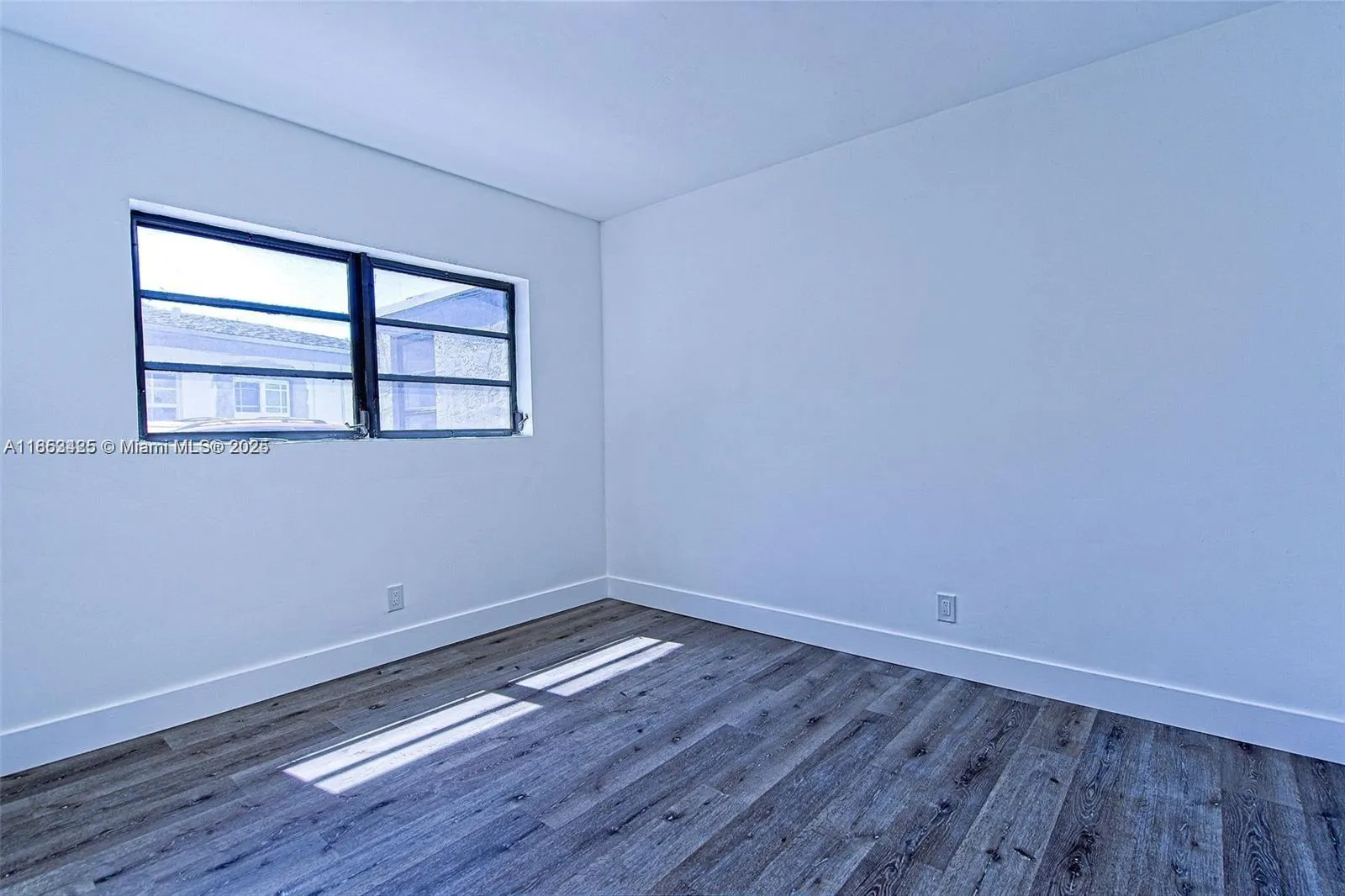 372 W Dayton Cir