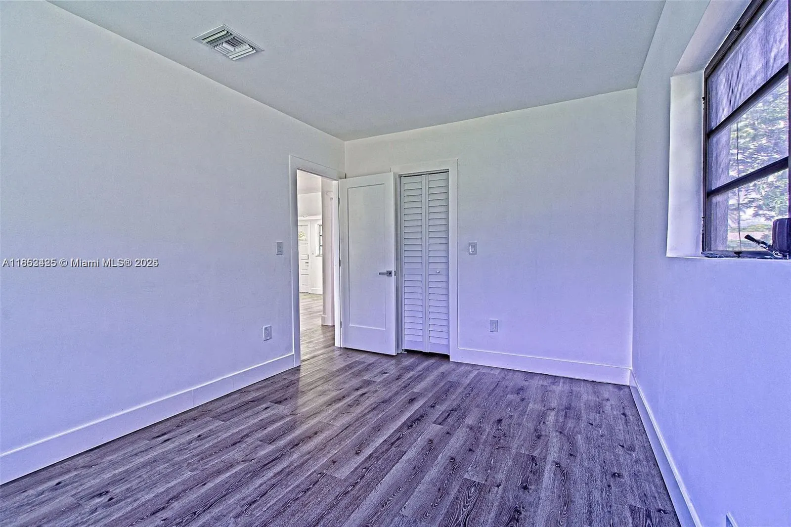 372 W Dayton Cir