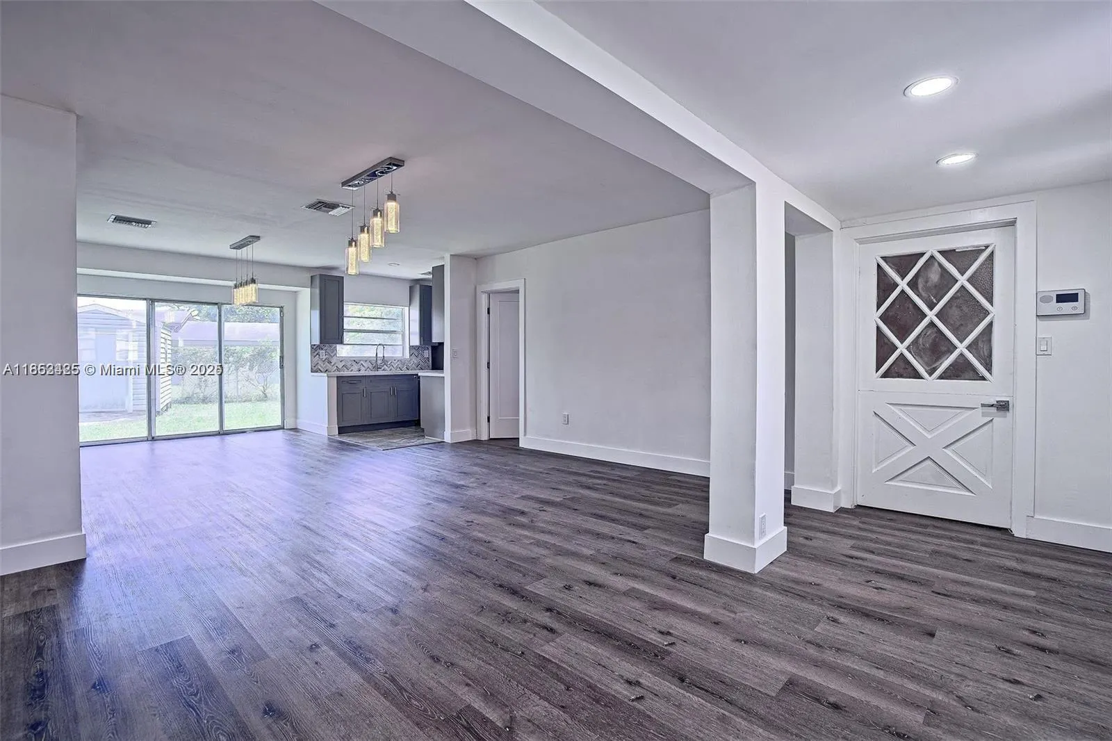 372 W Dayton Cir